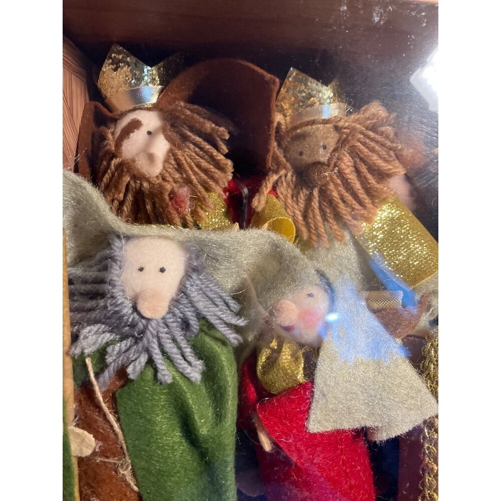 Holiday Time 8 Piece Nativity Set Mary Baby Jesus Joseph 3 Wise Men Sheep - Picture 3 of 9